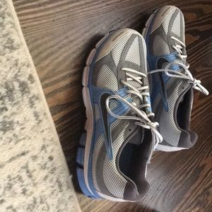 BRAND NEW, NEVER WORN, NIKE TENNIS SHOES